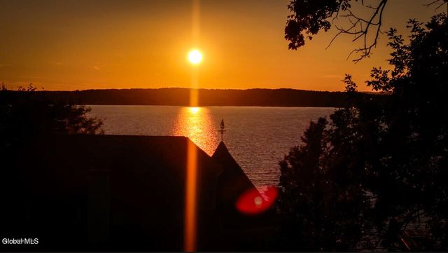 2 Leeward Lane, Stillwater, NY 12866