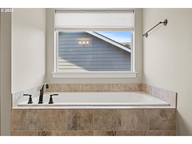 2036 Se 27TH St, Battle Ground, WA 98604