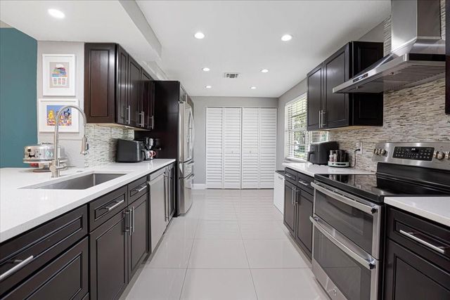 4261 W Palm Aire Dr 107, Pompano Beach, FL 33069