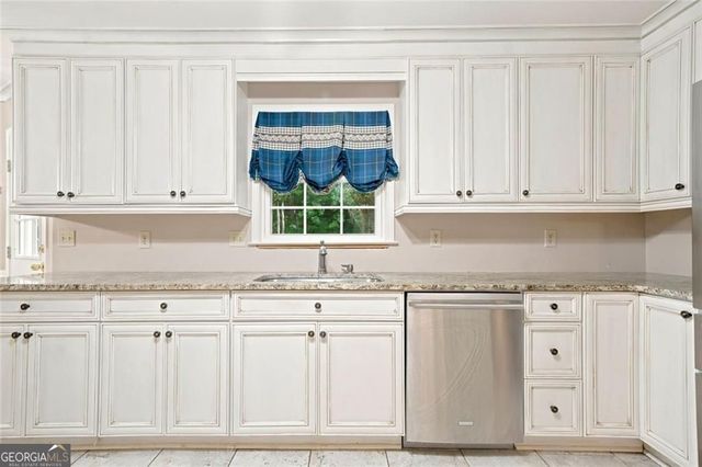 12135 N Hickory Trace, Alpharetta, GA 30004