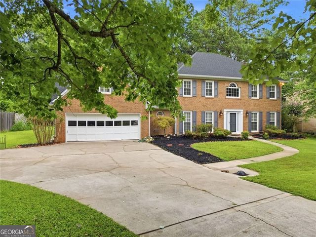 12135 N Hickory Trace, Alpharetta, GA 30004