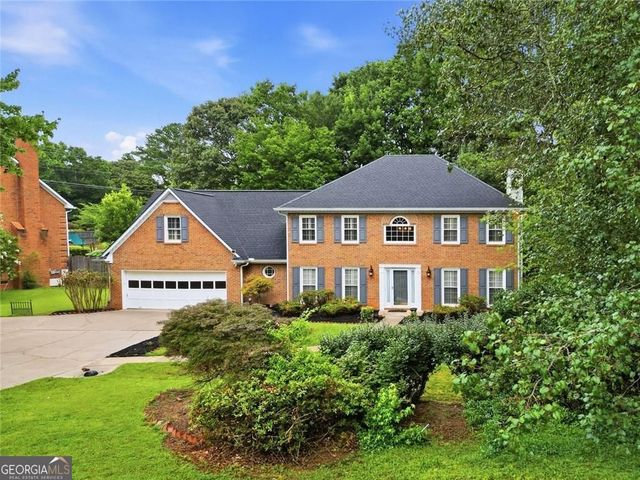 12135 N Hickory Trace, Alpharetta, GA 30004