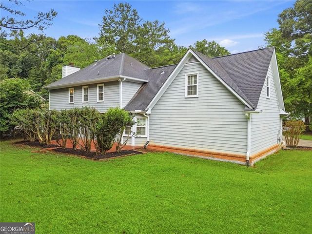 12135 N Hickory Trace, Alpharetta, GA 30004
