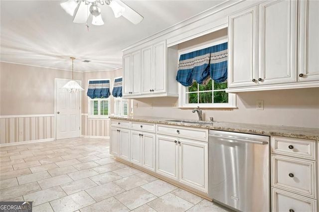 12135 N Hickory Trace, Alpharetta, GA 30004