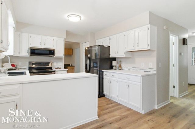 4220 E Surrey Lane, Fort Gratiot Twp, MI 48059