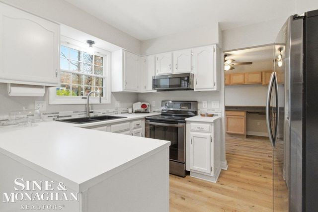 4220 E Surrey Lane, Fort Gratiot Twp, MI 48059