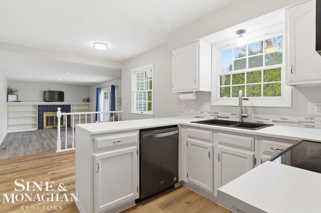 4220 E Surrey Lane, Fort Gratiot Twp, MI 48059