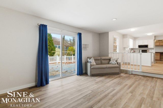 4220 E Surrey Lane, Fort Gratiot Twp, MI 48059