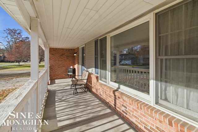 4220 E Surrey Lane, Fort Gratiot Twp, MI 48059