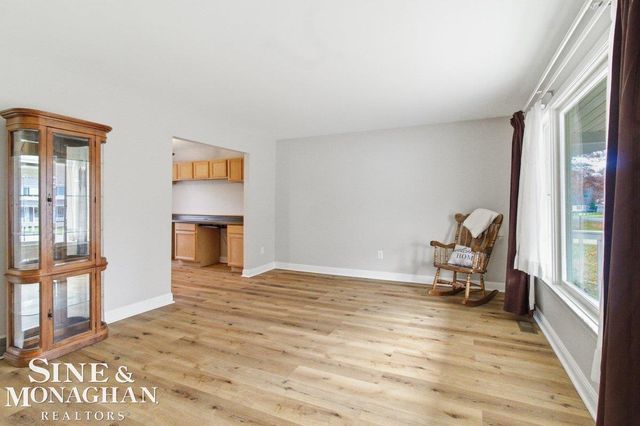 4220 E Surrey Lane, Fort Gratiot Twp, MI 48059