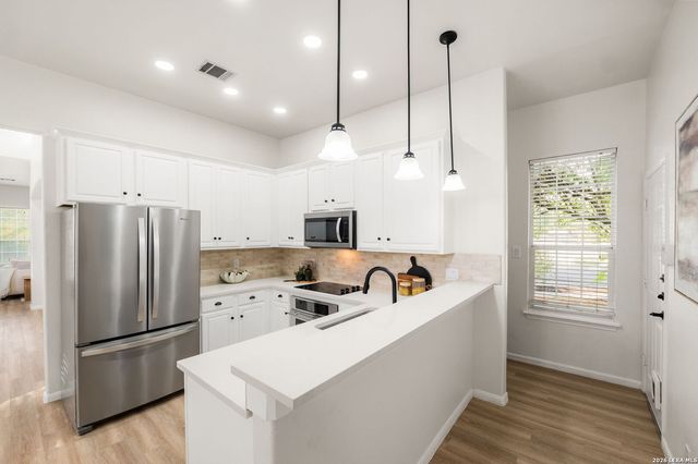 444 ELMHURST AVE, San Antonio, TX 78209