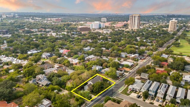 444 ELMHURST AVE, San Antonio, TX 78209