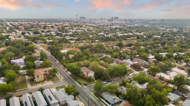444 ELMHURST AVE, San Antonio, TX 78209