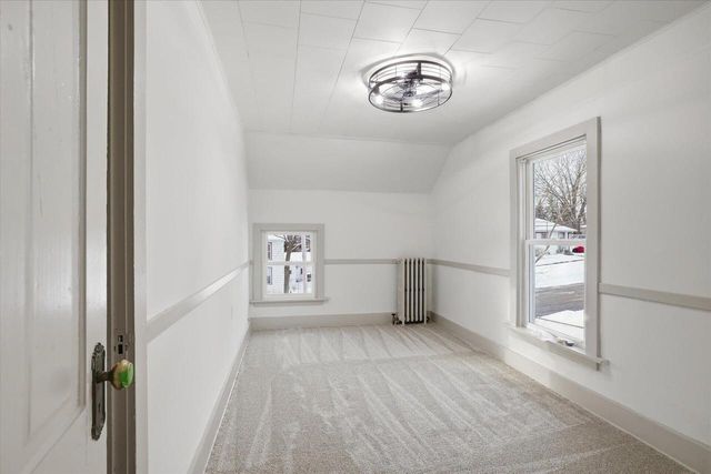 319 W Linden DRIVE, Jefferson, WI 53549