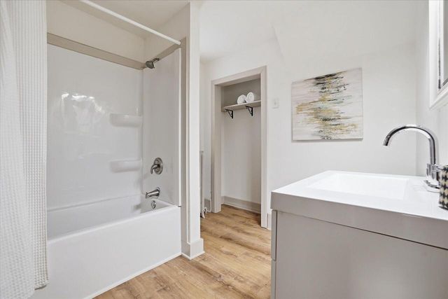 319 W Linden DRIVE, Jefferson, WI 53549