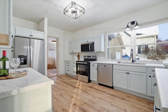 319 W Linden DRIVE, Jefferson, WI 53549