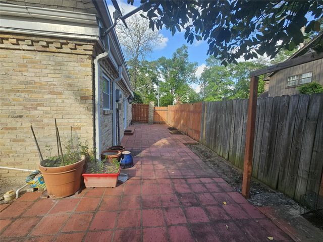 548 River Plantation Drive, Conroe, TX 77302