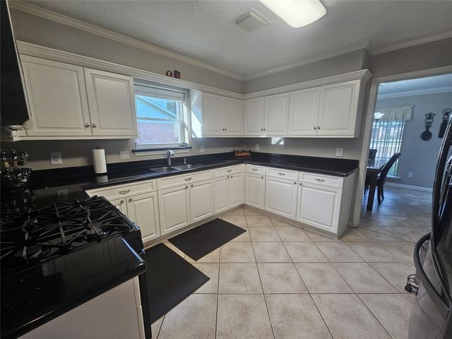 548 River Plantation Drive, Conroe, TX 77302