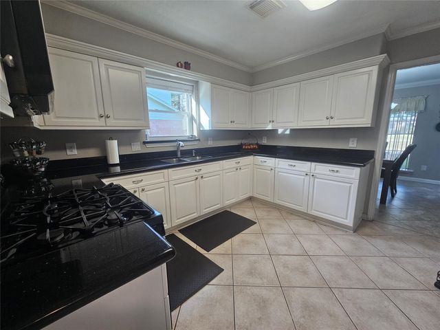 548 River Plantation Drive, Conroe, TX 77302