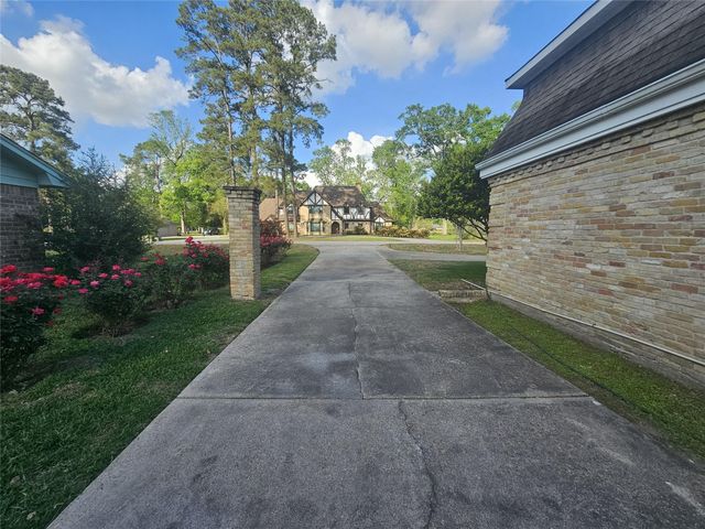 548 River Plantation Drive, Conroe, TX 77302