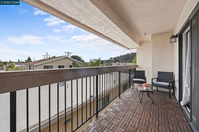 417 Evelyn Avenue 302, Albany, CA 94706