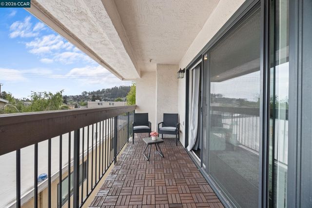 417 Evelyn Avenue 302, Albany, CA 94706
