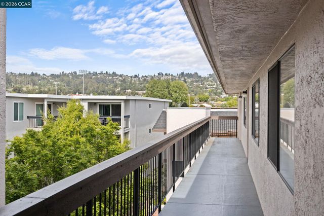 417 Evelyn Avenue 302, Albany, CA 94706