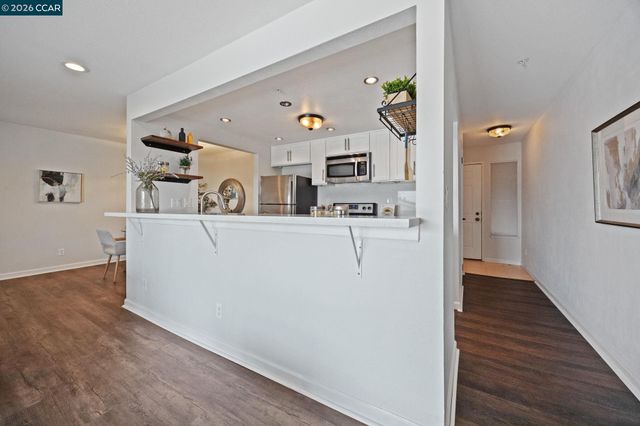 417 Evelyn Avenue 302, Albany, CA 94706