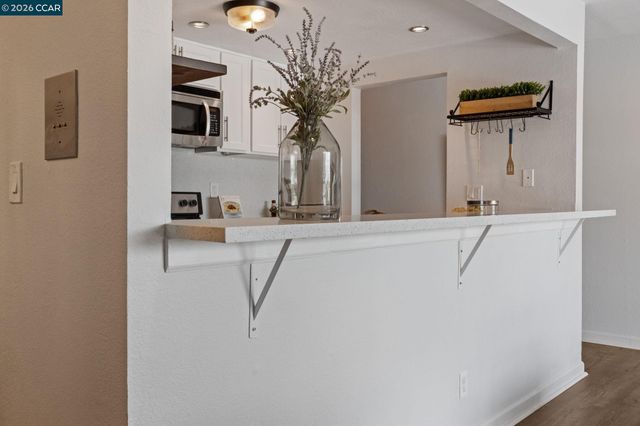 417 Evelyn Avenue 302, Albany, CA 94706