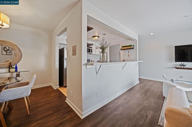 417 Evelyn Avenue 302, Albany, CA 94706