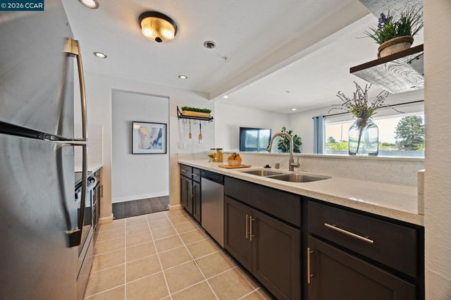 417 Evelyn Avenue 302, Albany, CA 94706