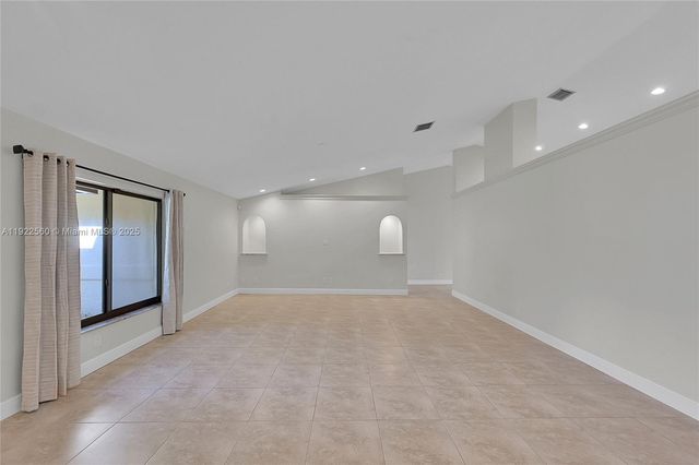 8781 NW 49th Dr 8781, Coral Springs, FL 33067