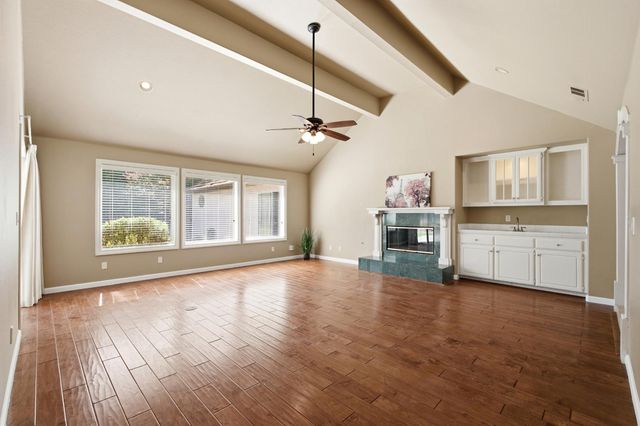 6542 N Rafael Avenue, Fresno, CA 93711