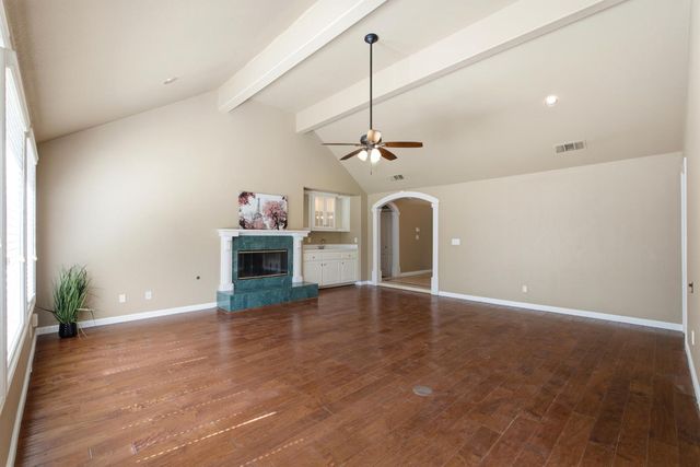 6542 N Rafael Avenue, Fresno, CA 93711