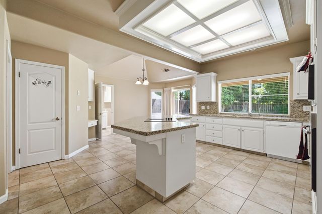 6542 N Rafael Avenue, Fresno, CA 93711