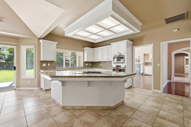 6542 N Rafael Avenue, Fresno, CA 93711