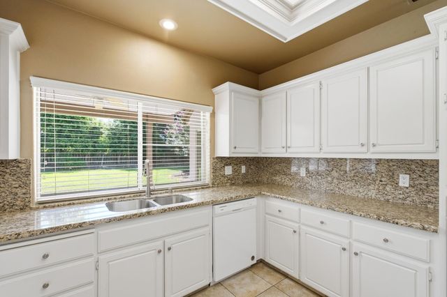 6542 N Rafael Avenue, Fresno, CA 93711
