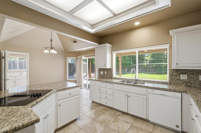 6542 N Rafael Avenue, Fresno, CA 93711