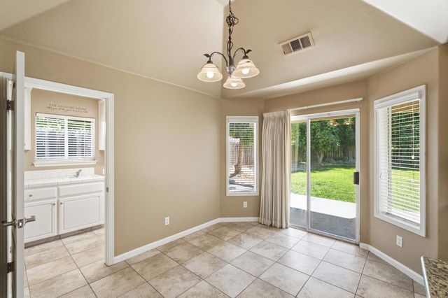 6542 N Rafael Avenue, Fresno, CA 93711