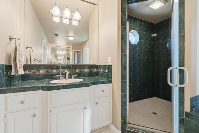 6542 N Rafael Avenue, Fresno, CA 93711