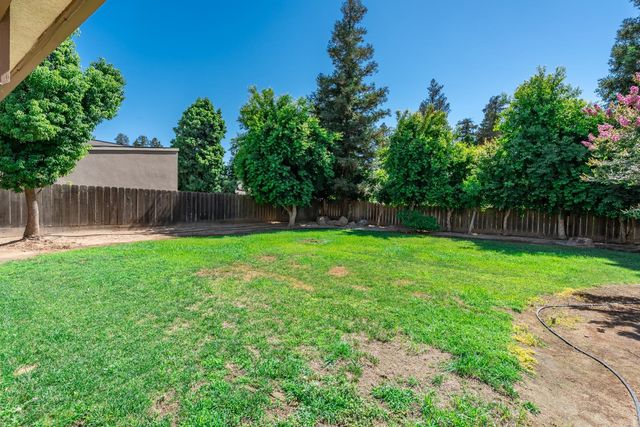 6542 N Rafael Avenue, Fresno, CA 93711