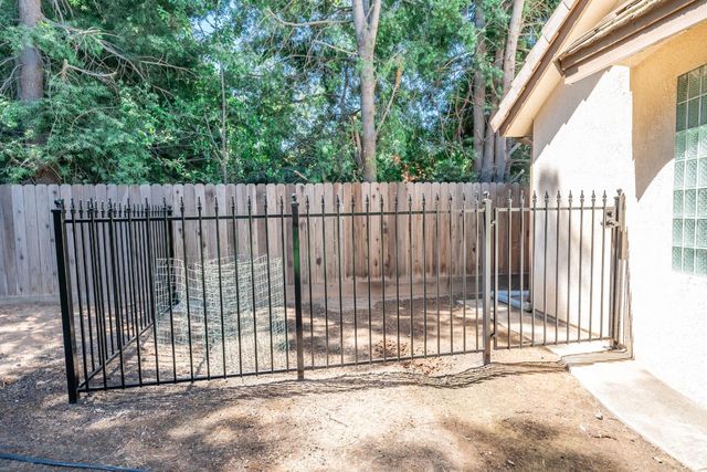 6542 N Rafael Avenue, Fresno, CA 93711
