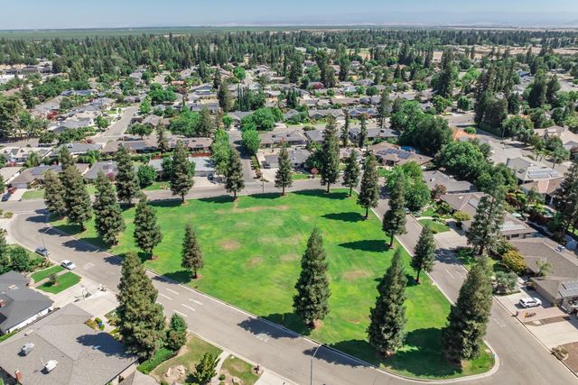 6542 N Rafael Avenue, Fresno, CA 93711