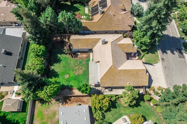 6542 N Rafael Avenue, Fresno, CA 93711