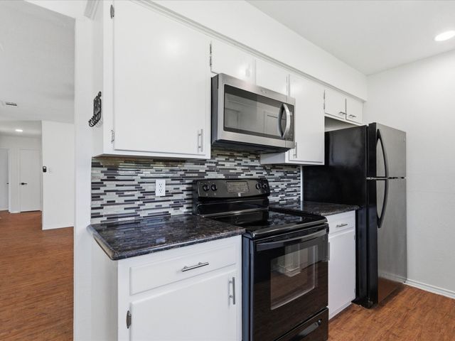 201 Bluebird Circle, Denton, TX 76209