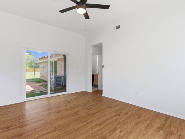 201 Bluebird Circle, Denton, TX 76209