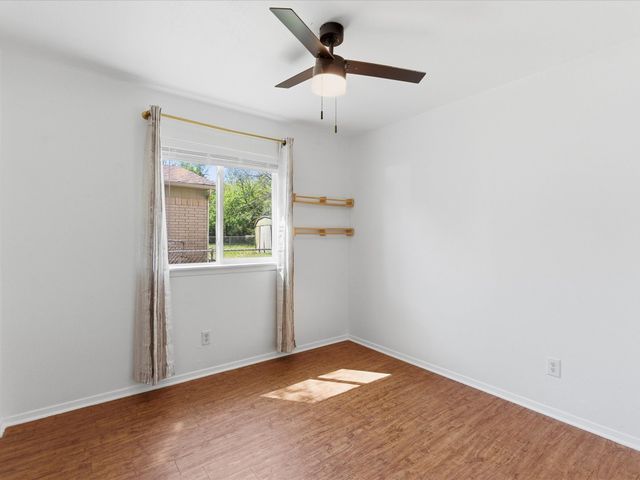 201 Bluebird Circle, Denton, TX 76209