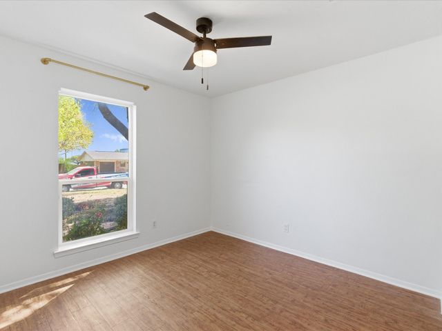 201 Bluebird Circle, Denton, TX 76209