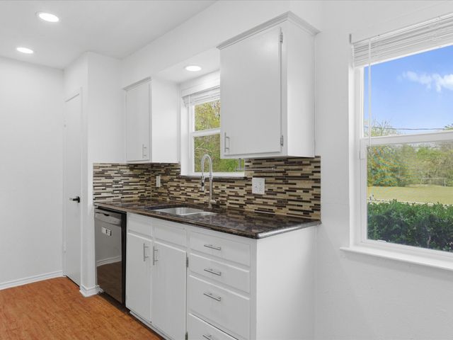 201 Bluebird Circle, Denton, TX 76209