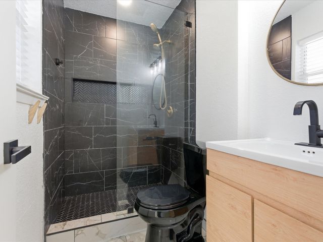 201 Bluebird Circle, Denton, TX 76209